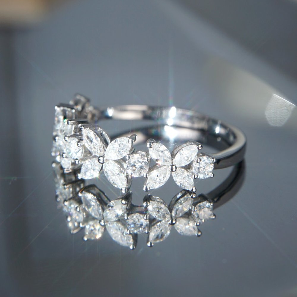 "Beautiful Dainty Flower Crystal Clear Silver Plated Party RingforWomen,UNVN1218 - Picture 6 of 6